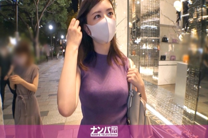 在夜晚的表參道找到的漂亮美女！本以為S那種很有氣勢的性格，但一喝醉就露出抖M的本性！大奶搖曳著大聲追求肉棒的豹變真的是色情！